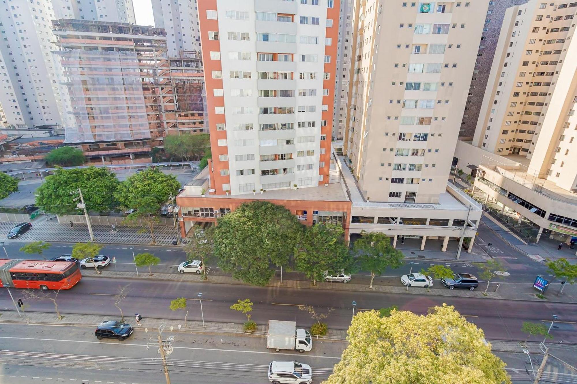 Predio Fantastico No Bairro Mais Requisitado De กูรีตีบา ภายนอก รูปภาพ